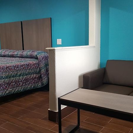 Moonlight Inn & Suites Jersey Village Стая снимка