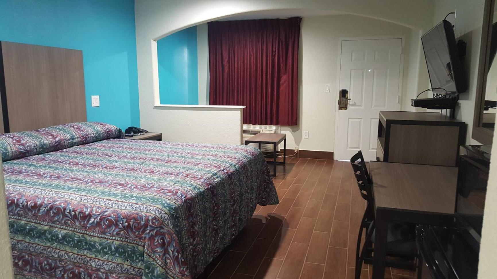 Moonlight Inn & Suites Jersey Village Стая снимка
