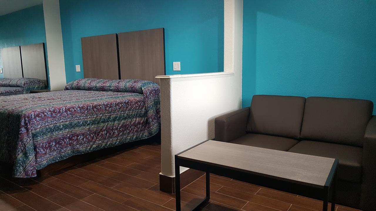 Moonlight Inn & Suites Jersey Village Стая снимка