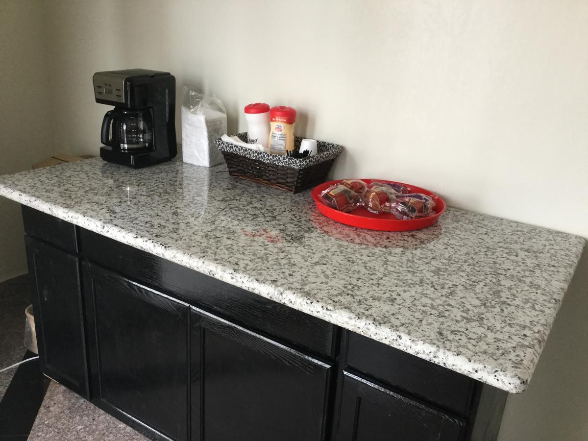 Moonlight Inn & Suites Jersey Village Екстериор снимка